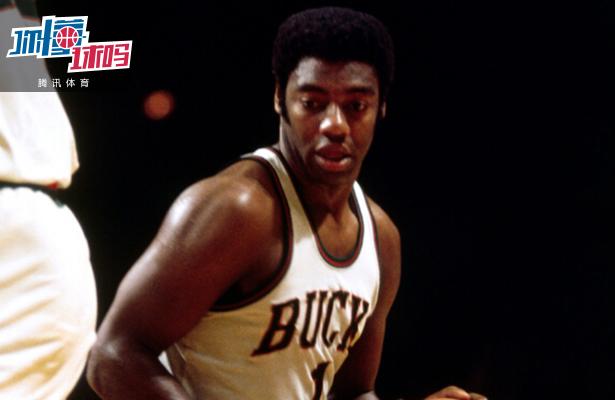 以其敏锐的 以其敏锐的